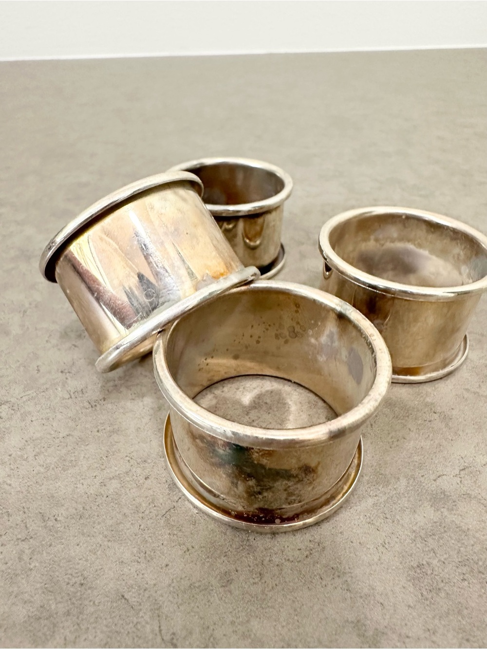 Sterling Silver Plated Napkin Rings Rolled Edges - Set of 4 - Great Patina